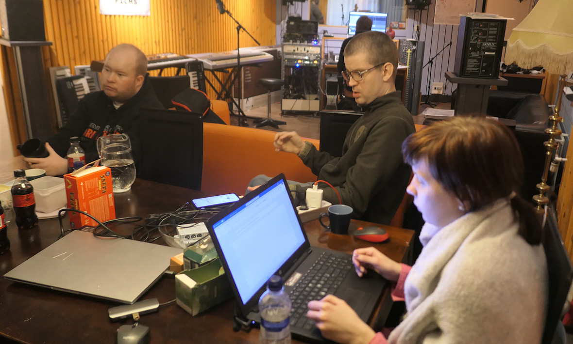 Joutoaikana ehtii tehdä vaikka joulukalenteria eteenpäin