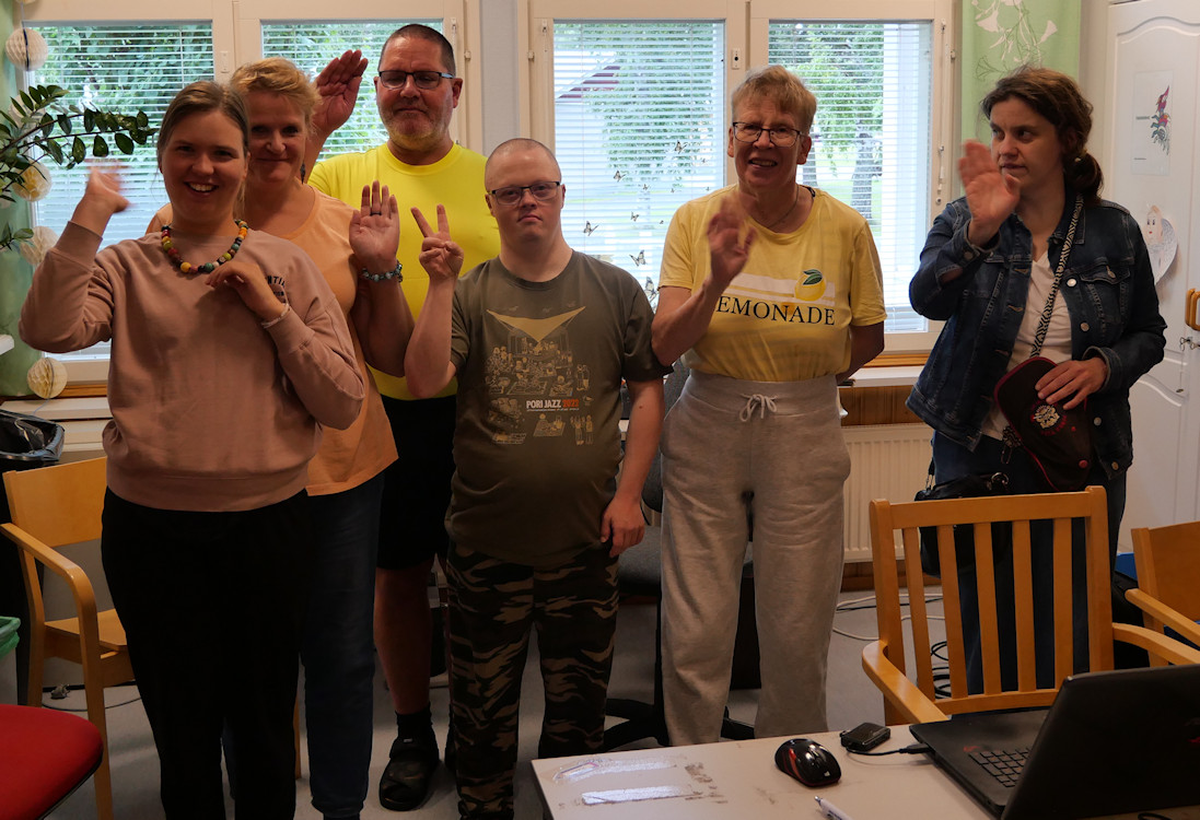 Merikarvian elokuvaryhmän yhteiskuva syksyllä 2026